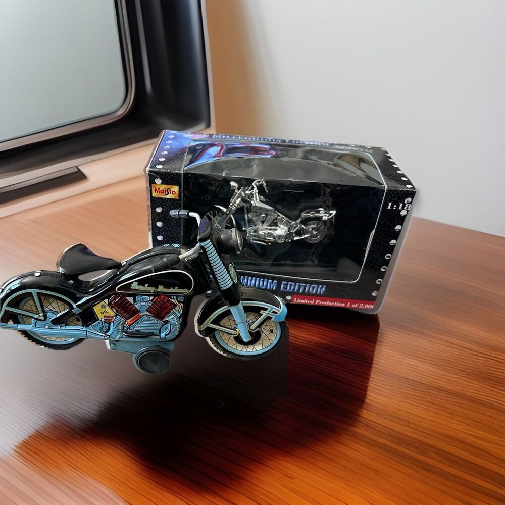 harley davidson collectibles Lot Of 2, Xonex, Maisto
